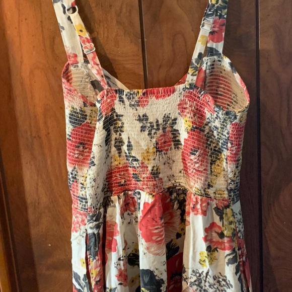 Adorable floral dress/shirt with pockets - Picture 7 of 14